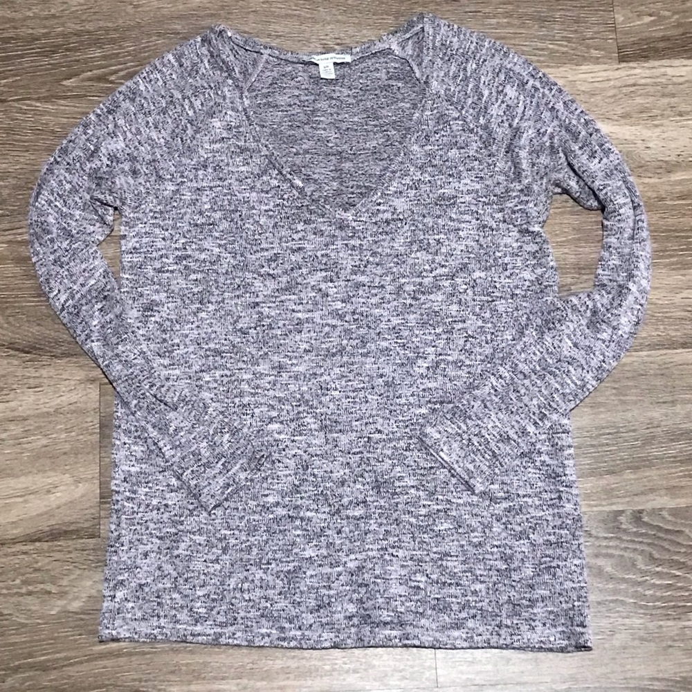 AE V-Neck Long Sleeve Knit Sweater - Lightweight